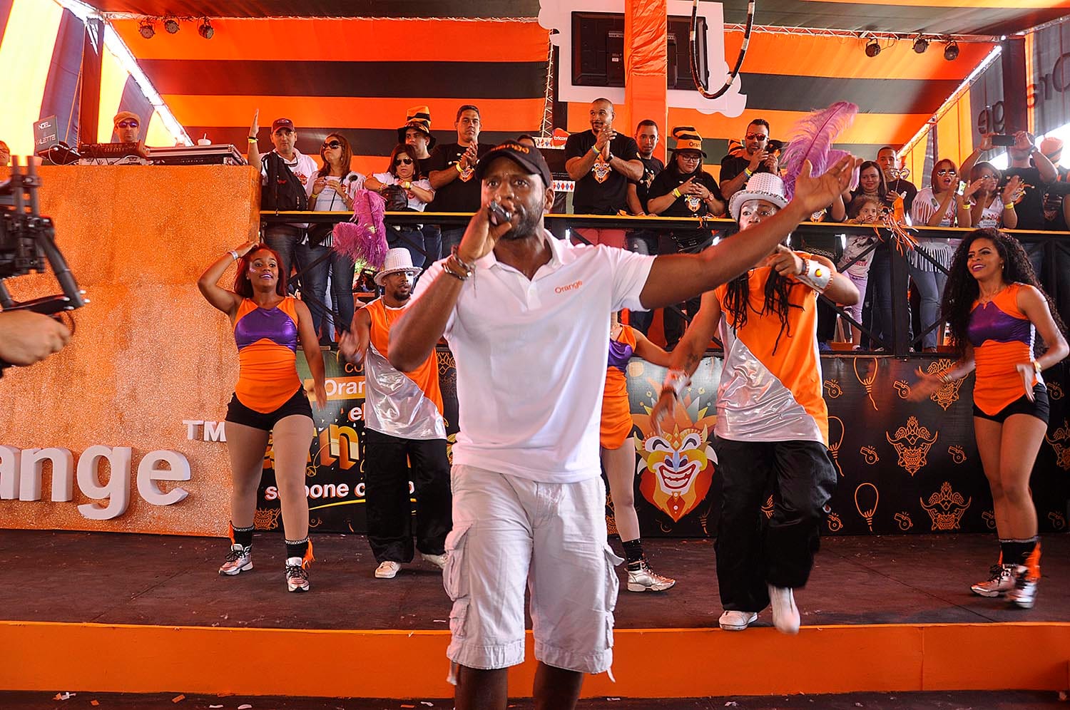 12-Enrique en tarima