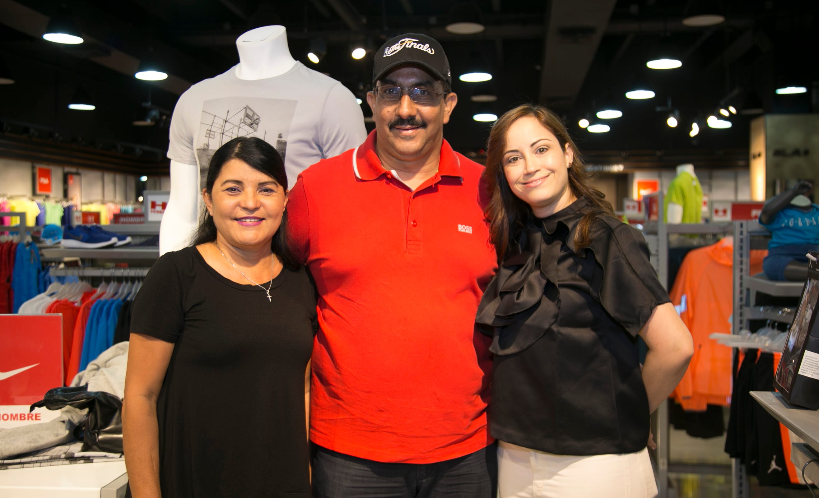 Luz Gutierrez, Juan José Rodríguez y Paola Martínez