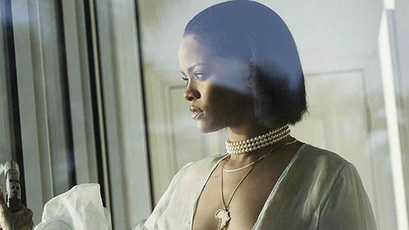 Rihanna lo muestra todo en su nuevo video musical 'Needed Me'