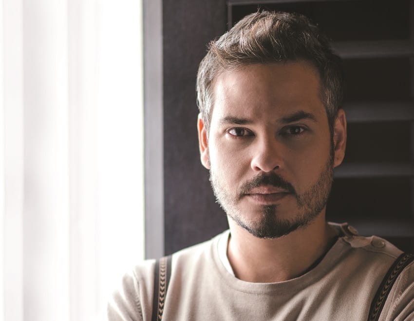 Frank Perozo publica foto desnudo