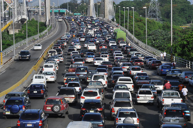 Impuestos Internos aumenta RD$300 y RD$800 al costo del marbete