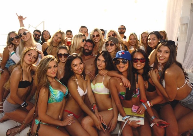 Dan Bilzerian asegura que pese a todo el dinero que tiene no puede comprar el placer