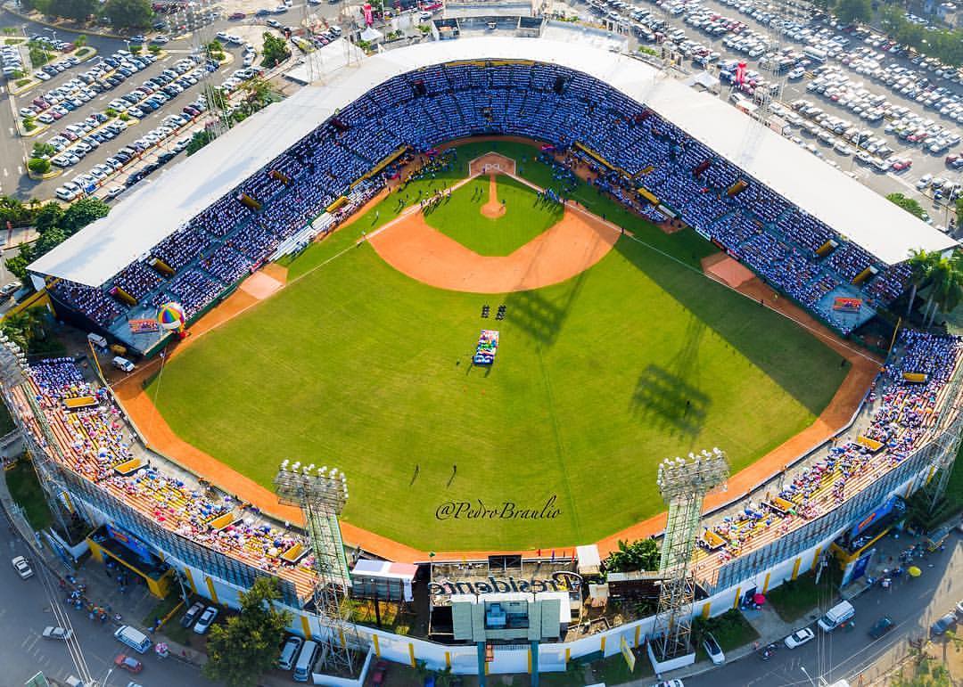 Estadio Cibao se vistió de blanco para celebrar “La Temporada del Cariño 2016”