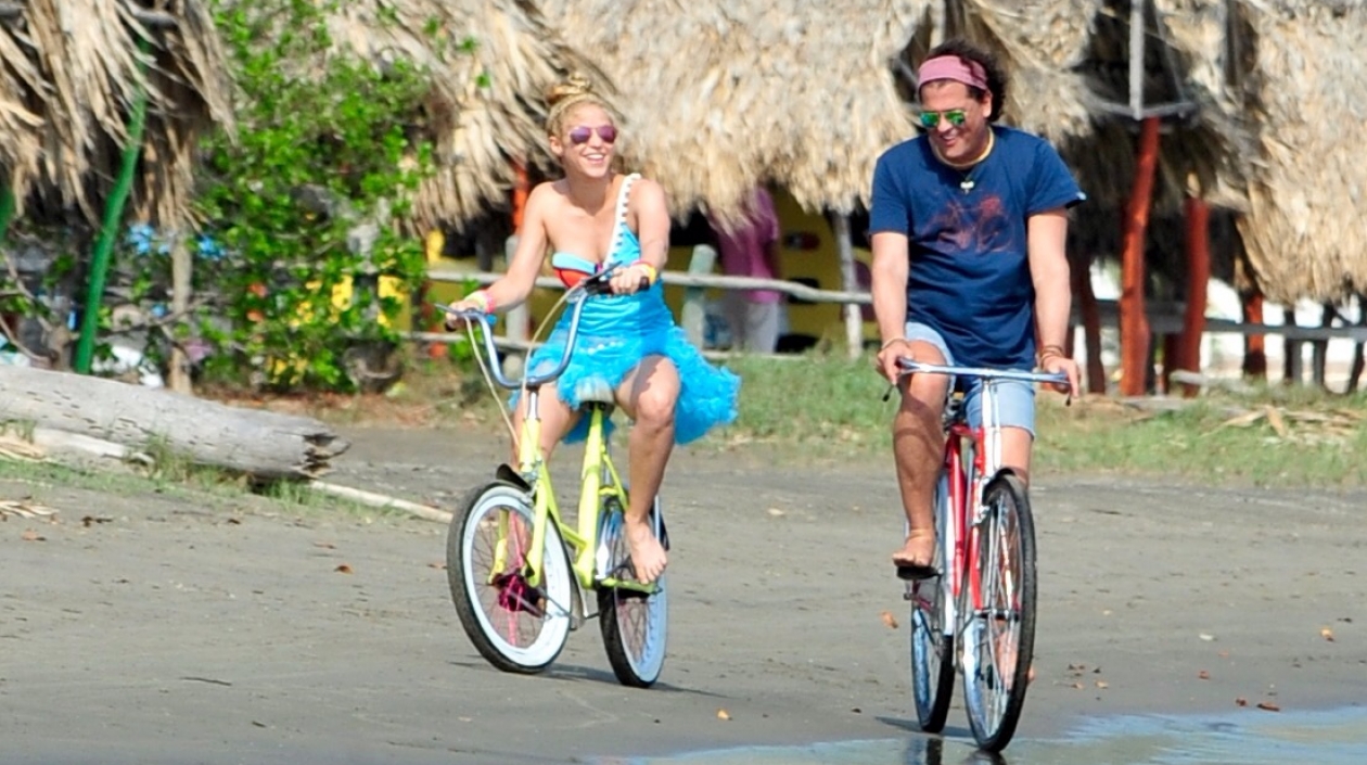 Demandan a Shakira y Carlos Vives por plagio de "La Bicicleta"