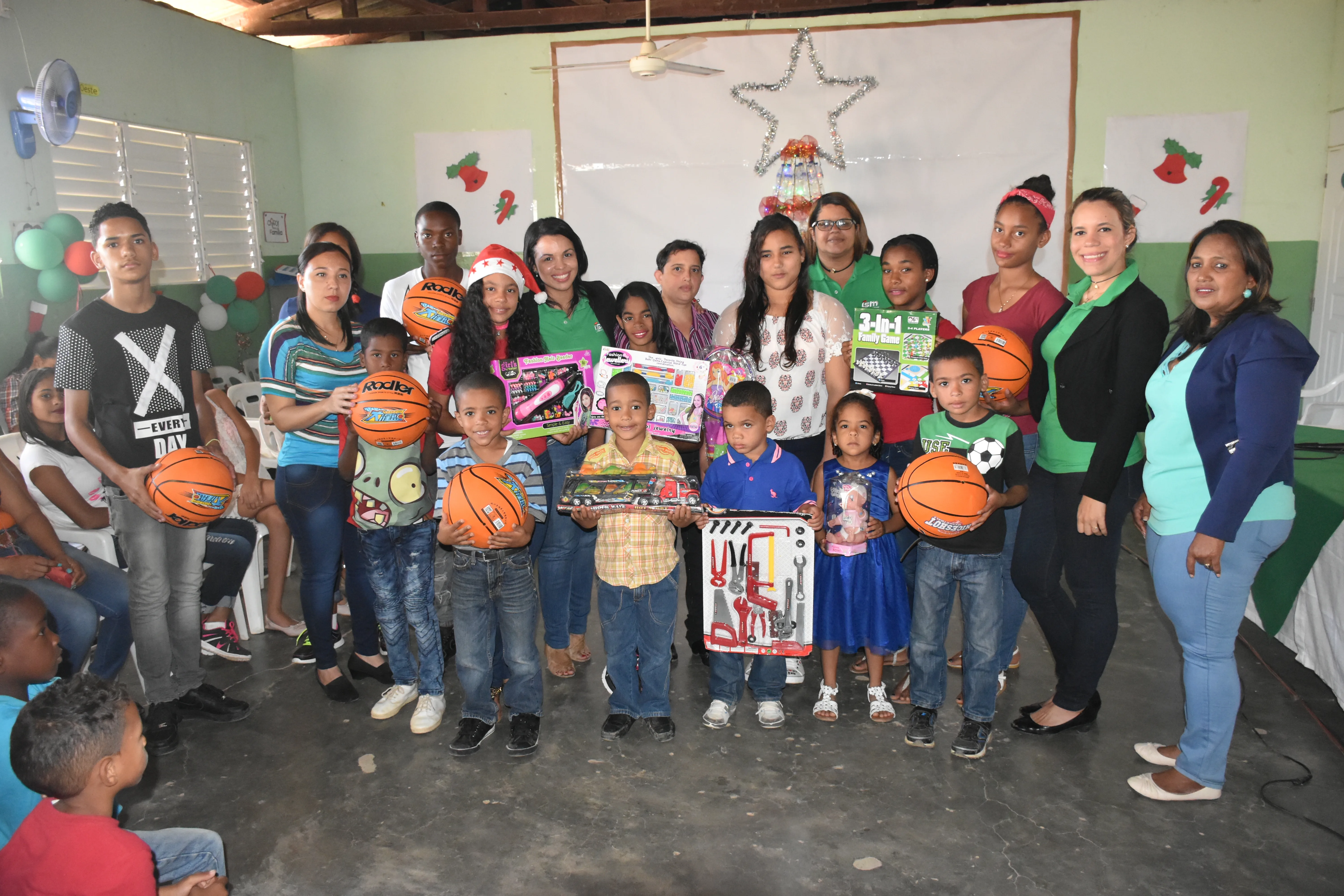 ISM celebra día de reyes en escuela El Caimito