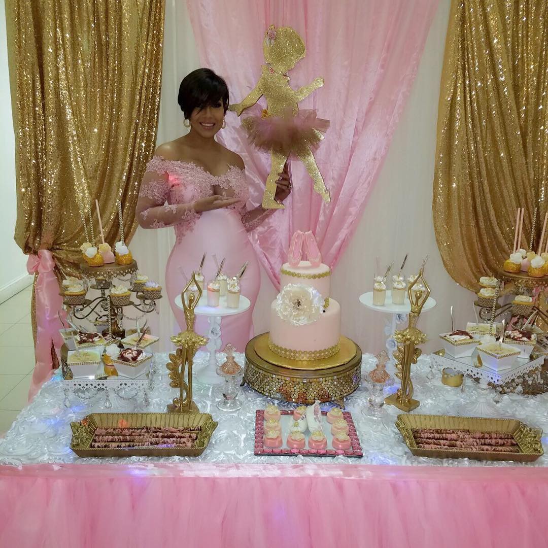 Ana Carolina se va a EEUU a celebrar su baby shower; espera una hija de Musicólogo