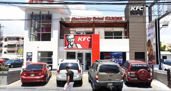 Asaltan a Kentucky Fried Chicken de Bella Vista