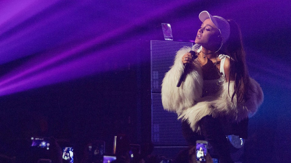 Ariana Grande suspende indefinidamente su gira mundial de conciertos tras el atentado