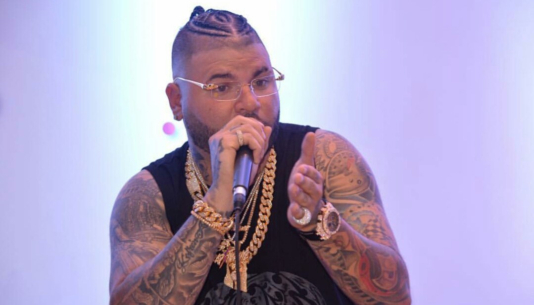 Farruko sale en defensa de Maluma por controversia de canción de "Cuatro Babys"