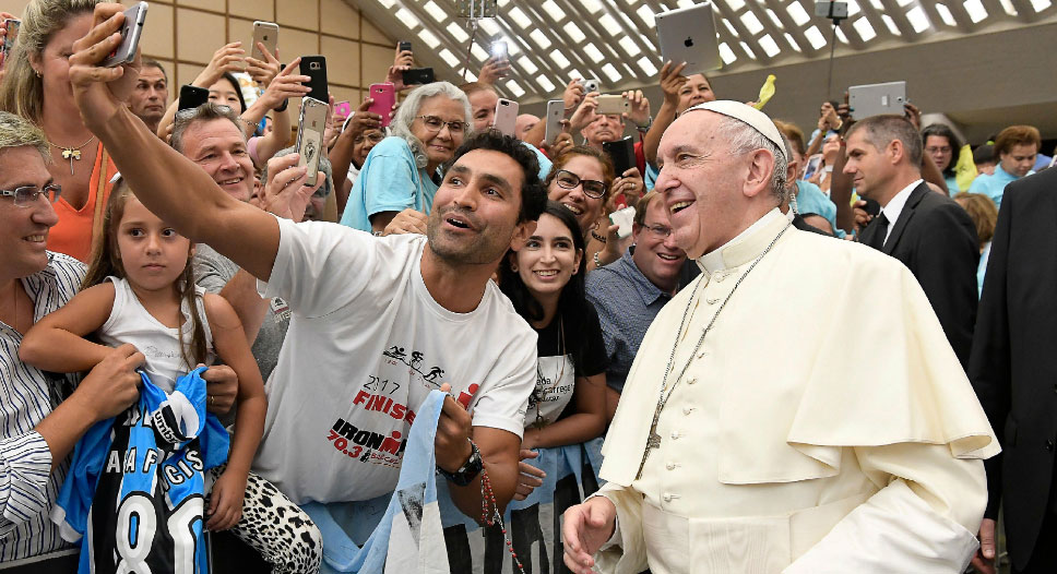 Papa Francisco Cita Letras de "Mi Sangre"  De Juanes