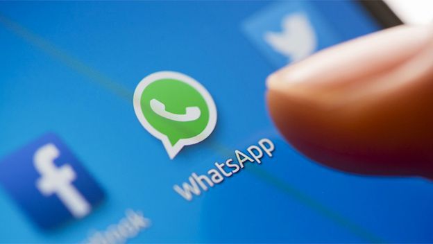 Ya puedes acceder a WhatsApp desde Facebook
