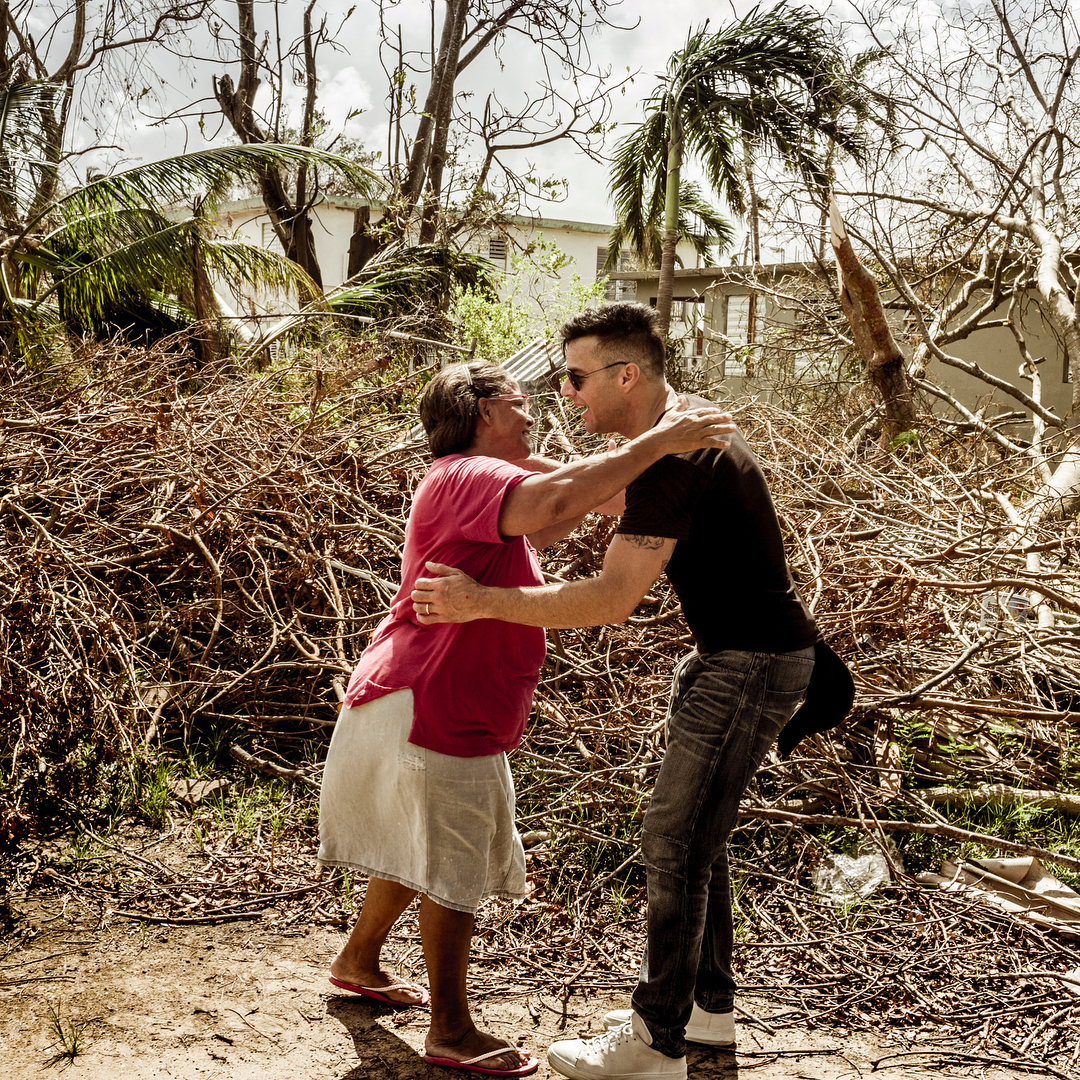Ricky Martin Llega A Puerto Rico Para Buscar A Su Hermano Desaparecido