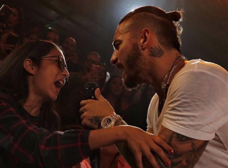 Video: Maluma rechaza beso de fan durante concierto en vivo en Mexico