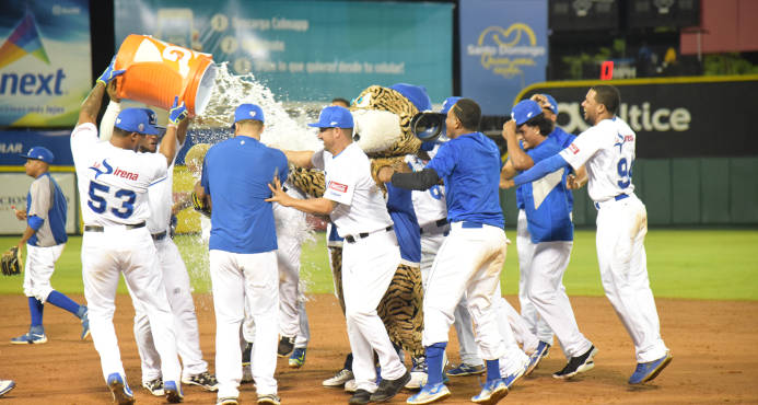 Licey deja en el terreno de juego a la Águilas