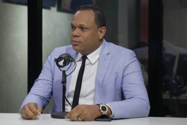 Caso Herrera policial: Toribio asiste a familia de Darlin