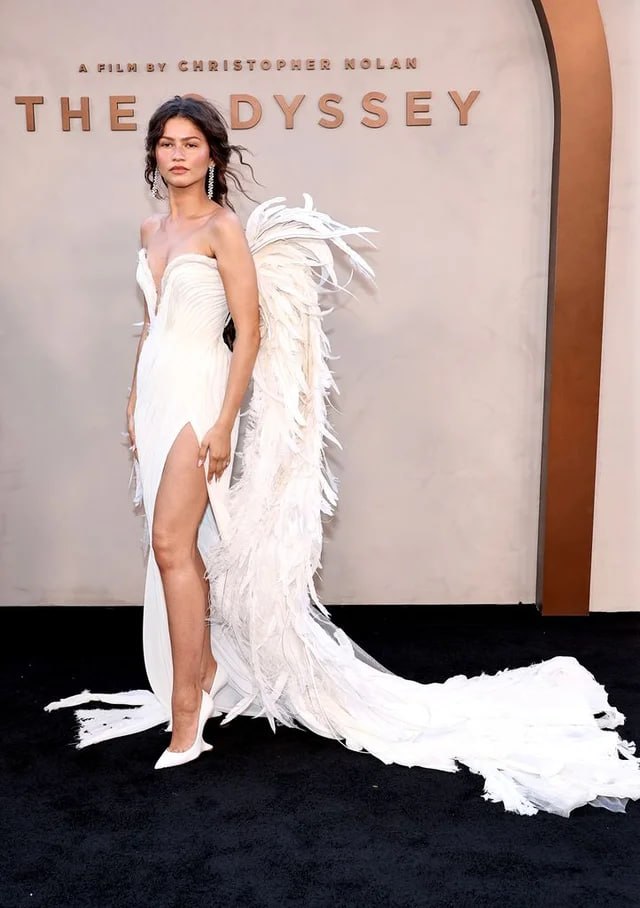 Zendaya looks diosa griega en el cierre de la gira de La Odisea