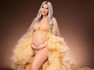 Alexandra MVP revela sexo de su bebé en fiesta de revelación