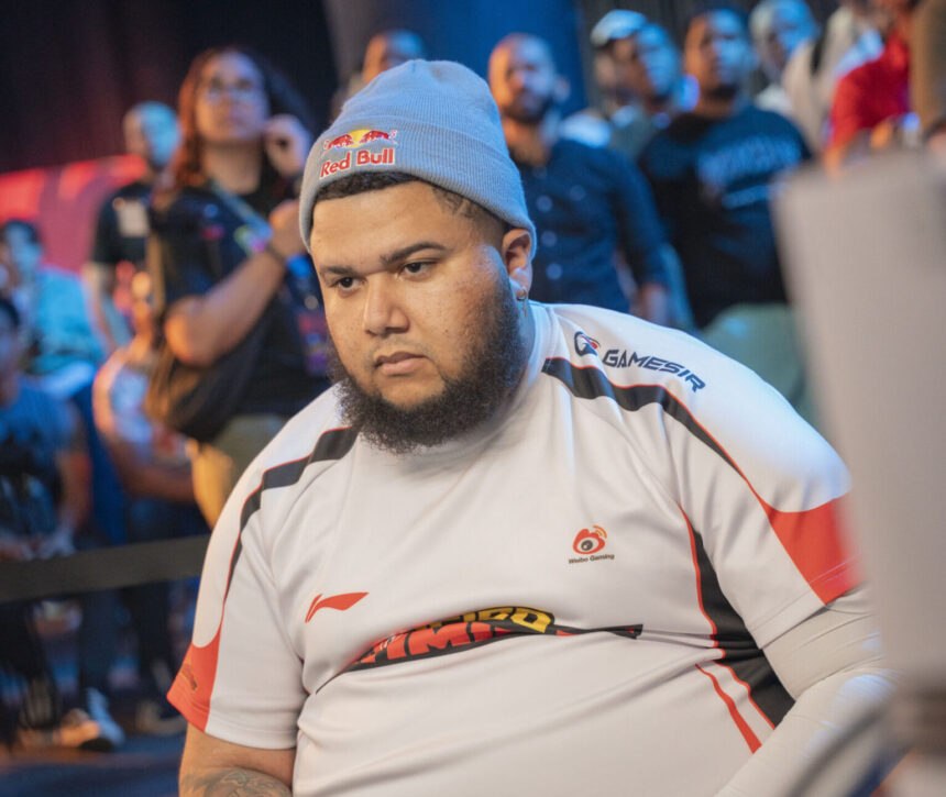 MenaRD campeón Topanga Championship celebrando su título en Japón